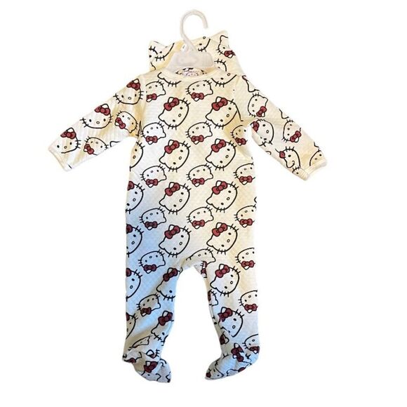 Hello Kitty Sanrio Romper Baby Girls Footie Pajama & Beanie Set NWT Size 3 month - Picture 3 of 5